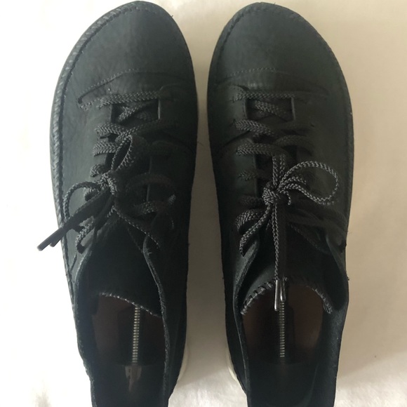 CLARKS ORIGINALS TRIGENIC FLEX, Size 9 - Picture 12 of 15